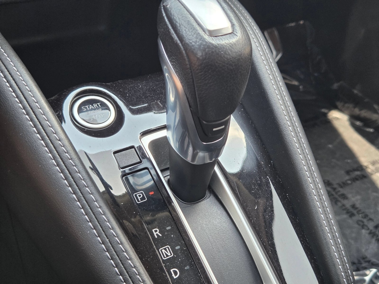 Used 2020 Nissan Kicks SR FWD image 33