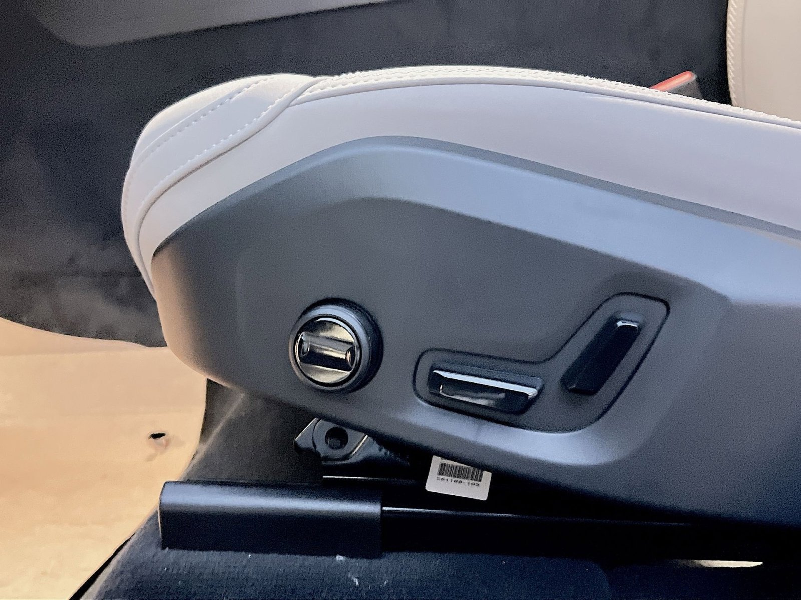 New 2026 Volvo XC60 B5 Plus w/ Protection Package Premier image 14