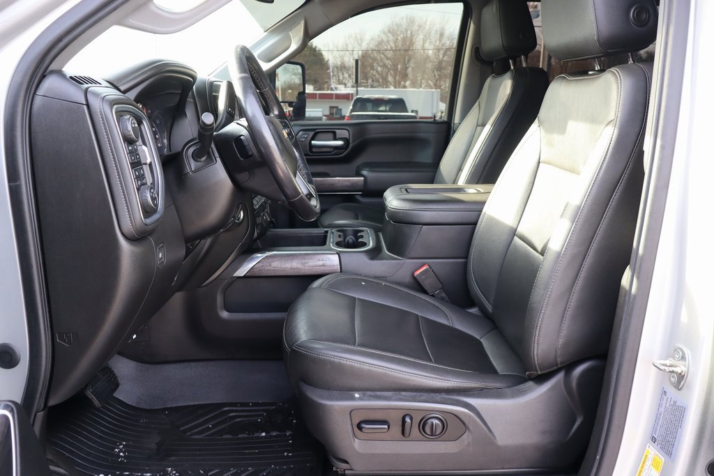 Used 2021 Chevrolet Silverado 2500 LTZ image 3