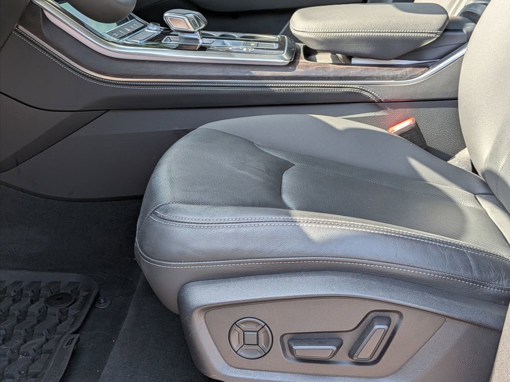 Used 2023 Audi Q8 Premium Plus AWD/4WD image 9