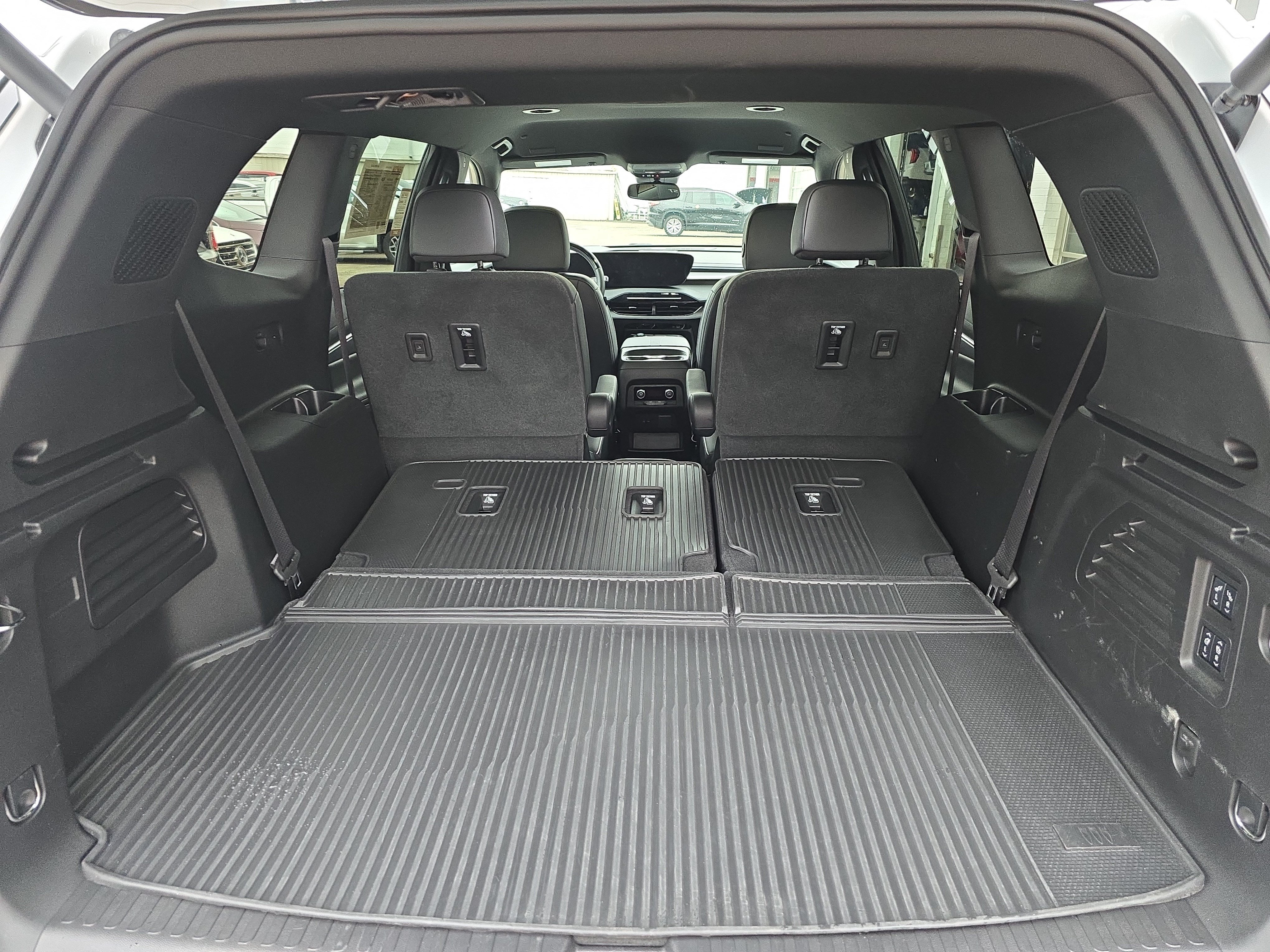 Used 2025 Buick Enclave Sport Touring w/ Super Cruise Package FWD image 14