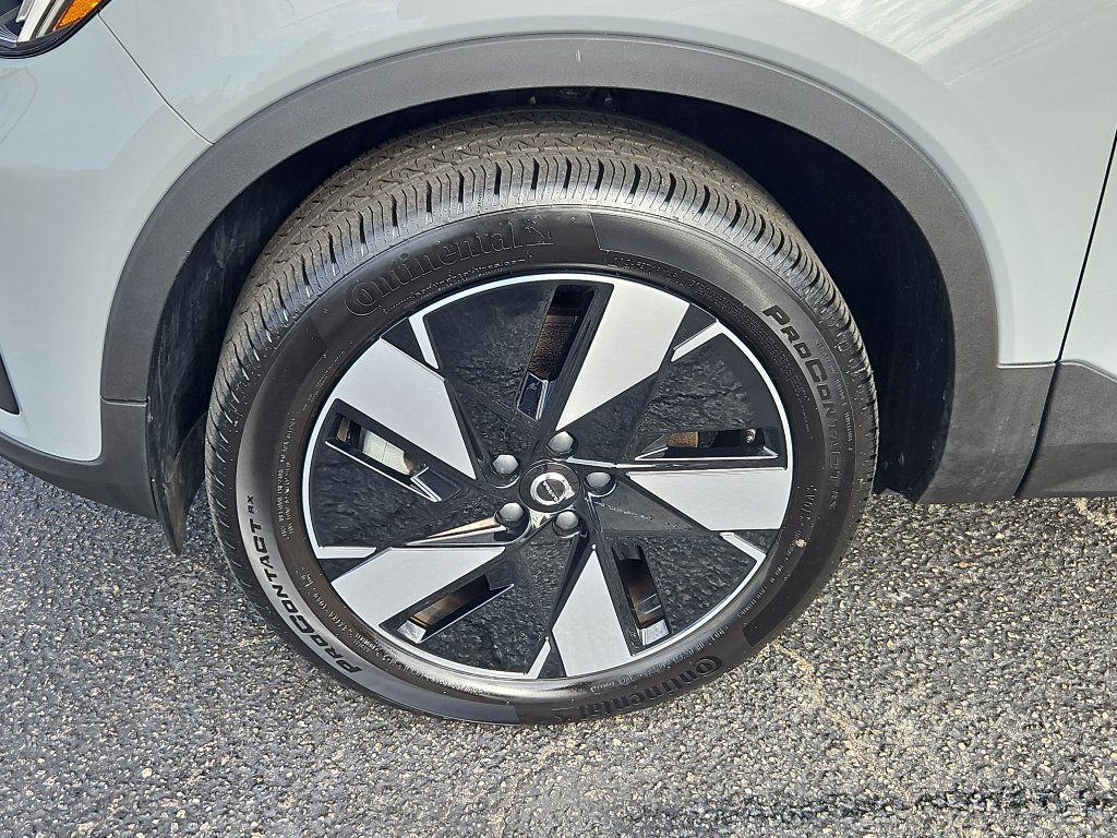 Used 2025 Volvo EX40 Core image 26