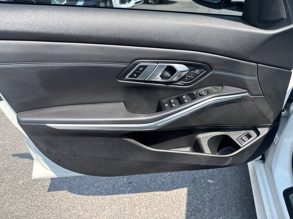 Used 2019 BMW 330i xDrive Sedan w/ M Sport Package AWD/4WD image 30