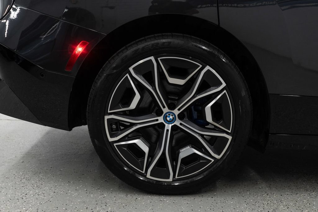 Used 2024 BMW iX xDrive50 w/ Premium Package AWD/4WD image 37