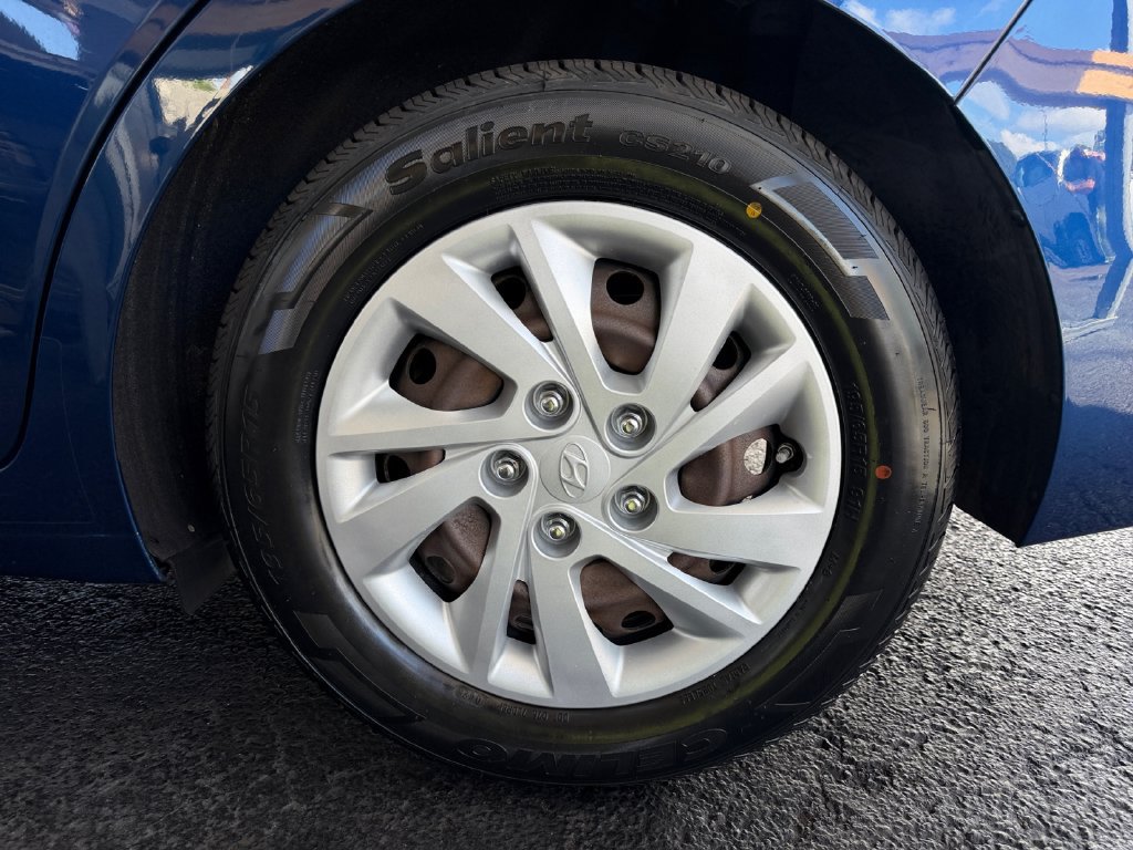 Used 2020 Hyundai Elantra SE FWD image 44