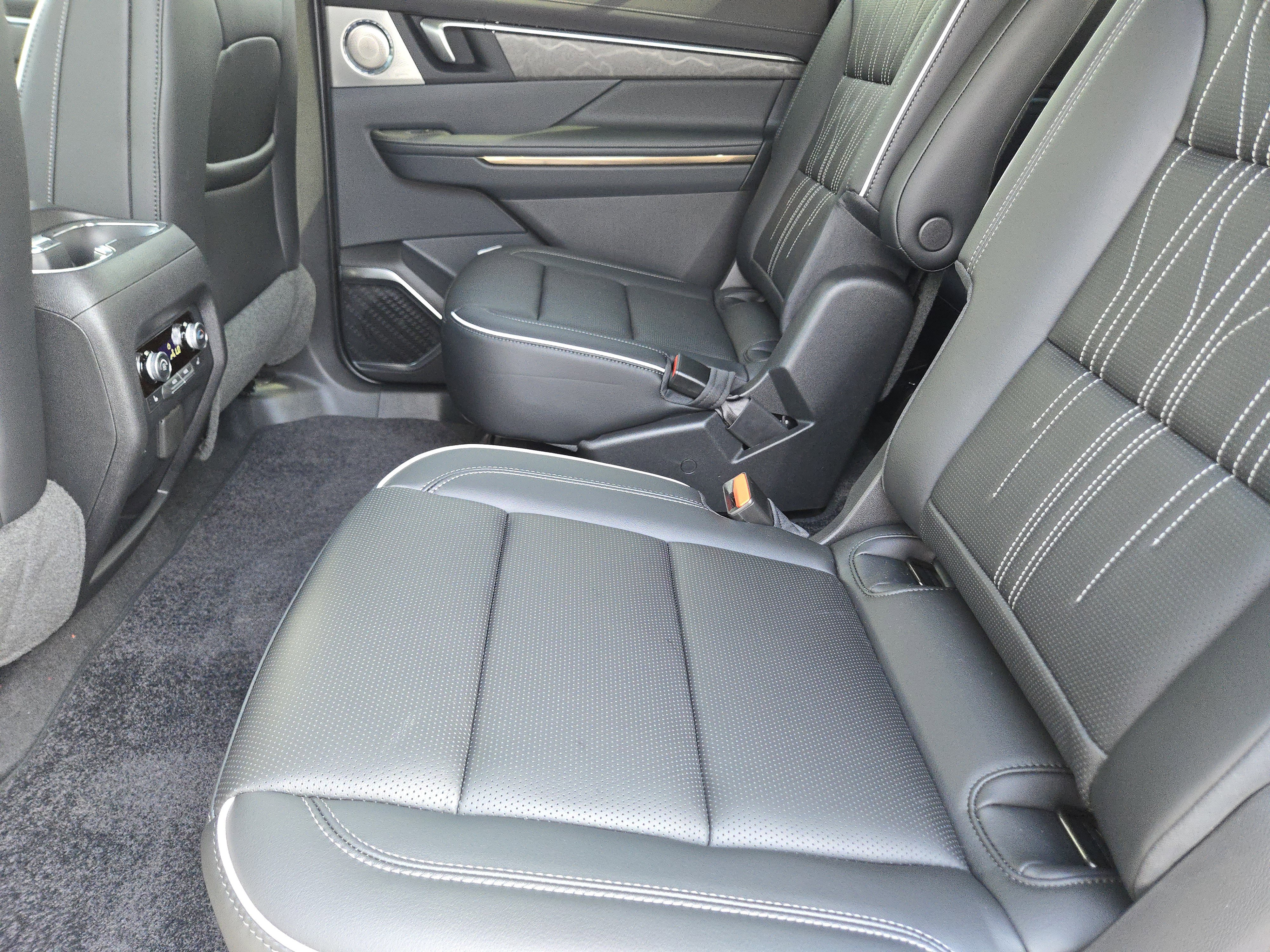 New 2026 Buick Enclave Avenir image 22