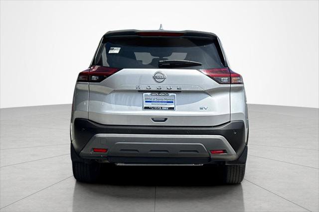 Used 2023 Nissan Rogue SV image 4