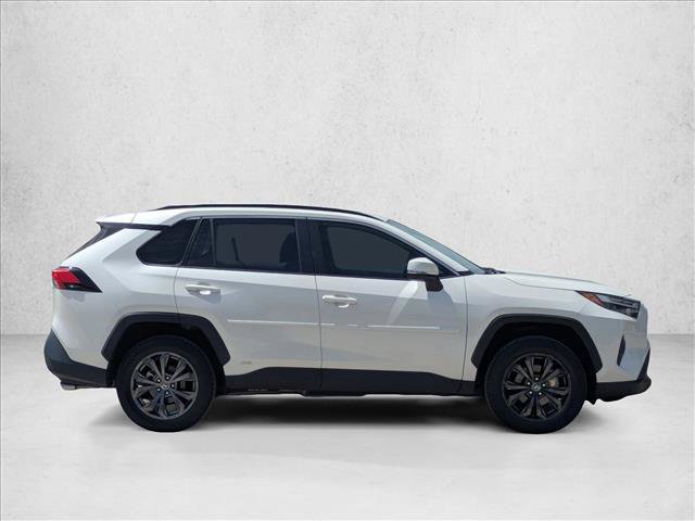 Used 2022 Toyota RAV4 XLE Premium AWD/4WD image 4