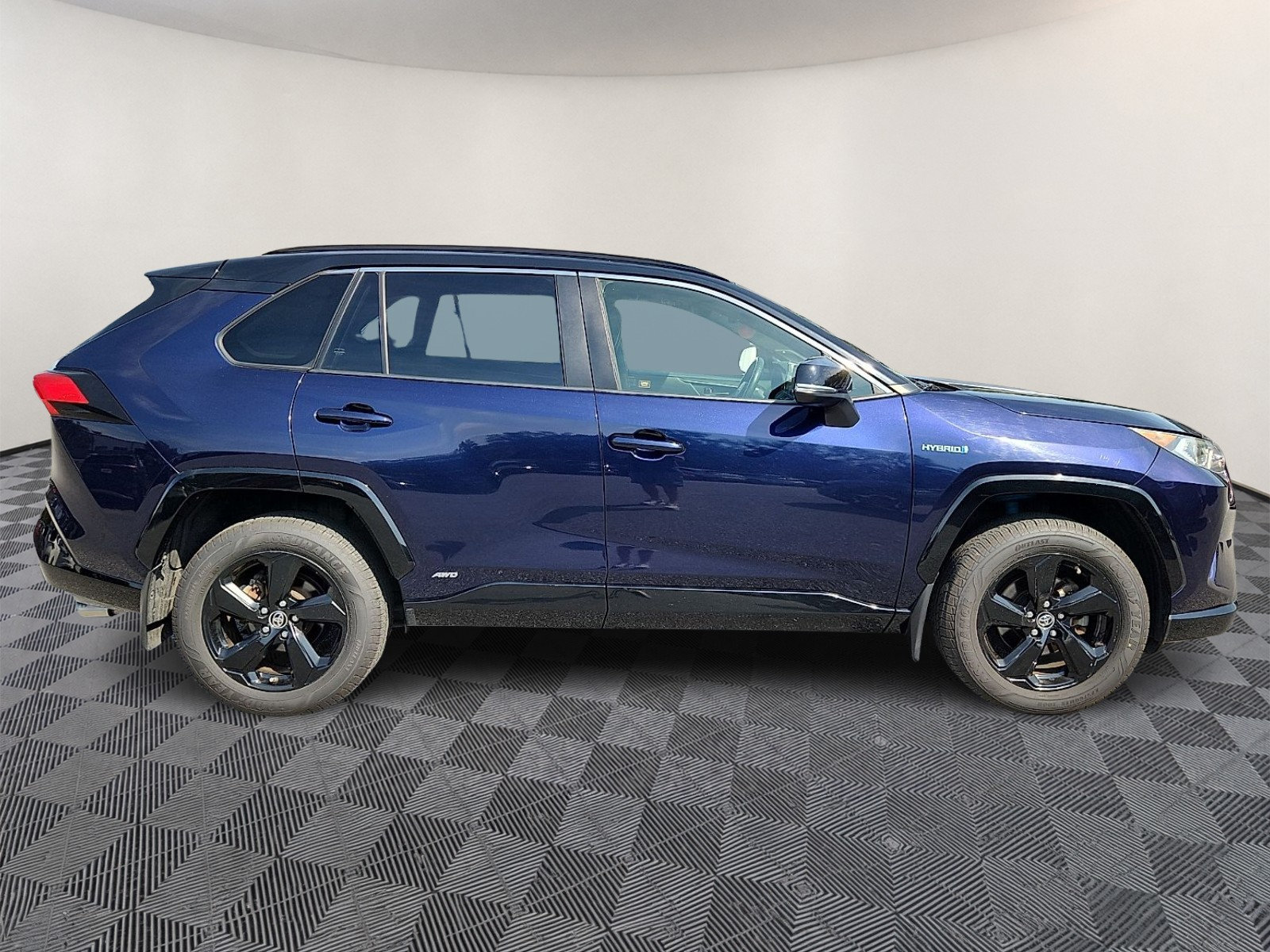 Used 2019 Toyota RAV4 XSE w/ All Weather Liner Package AWD/4WD image 7