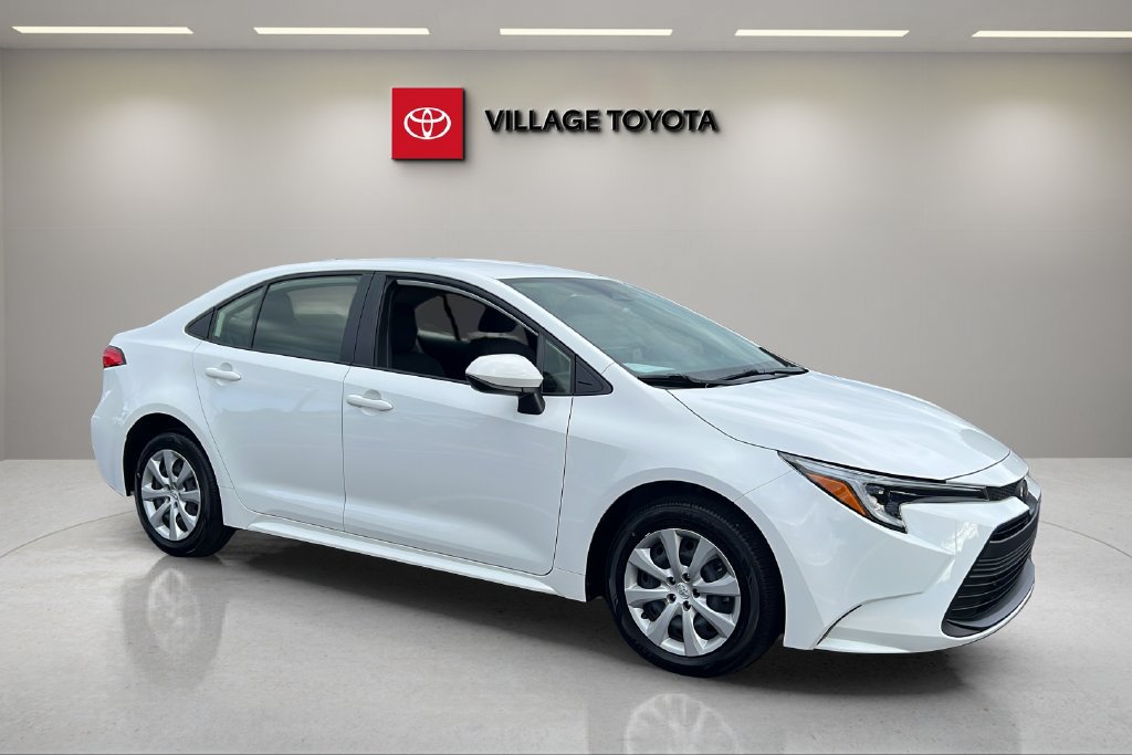 Used 2026 Toyota Corolla LE FWD image 7