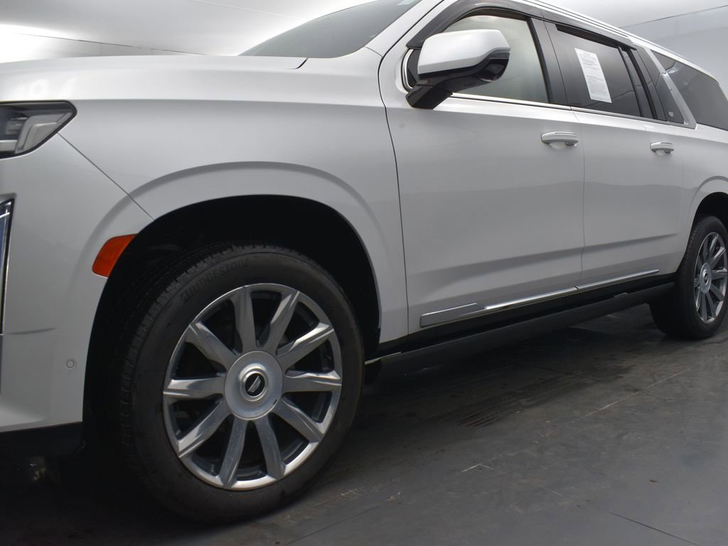 Used 2023 Cadillac Escalade ESV Premium Luxury Platinum w/ Heavy-Duty Trailer Package image 41