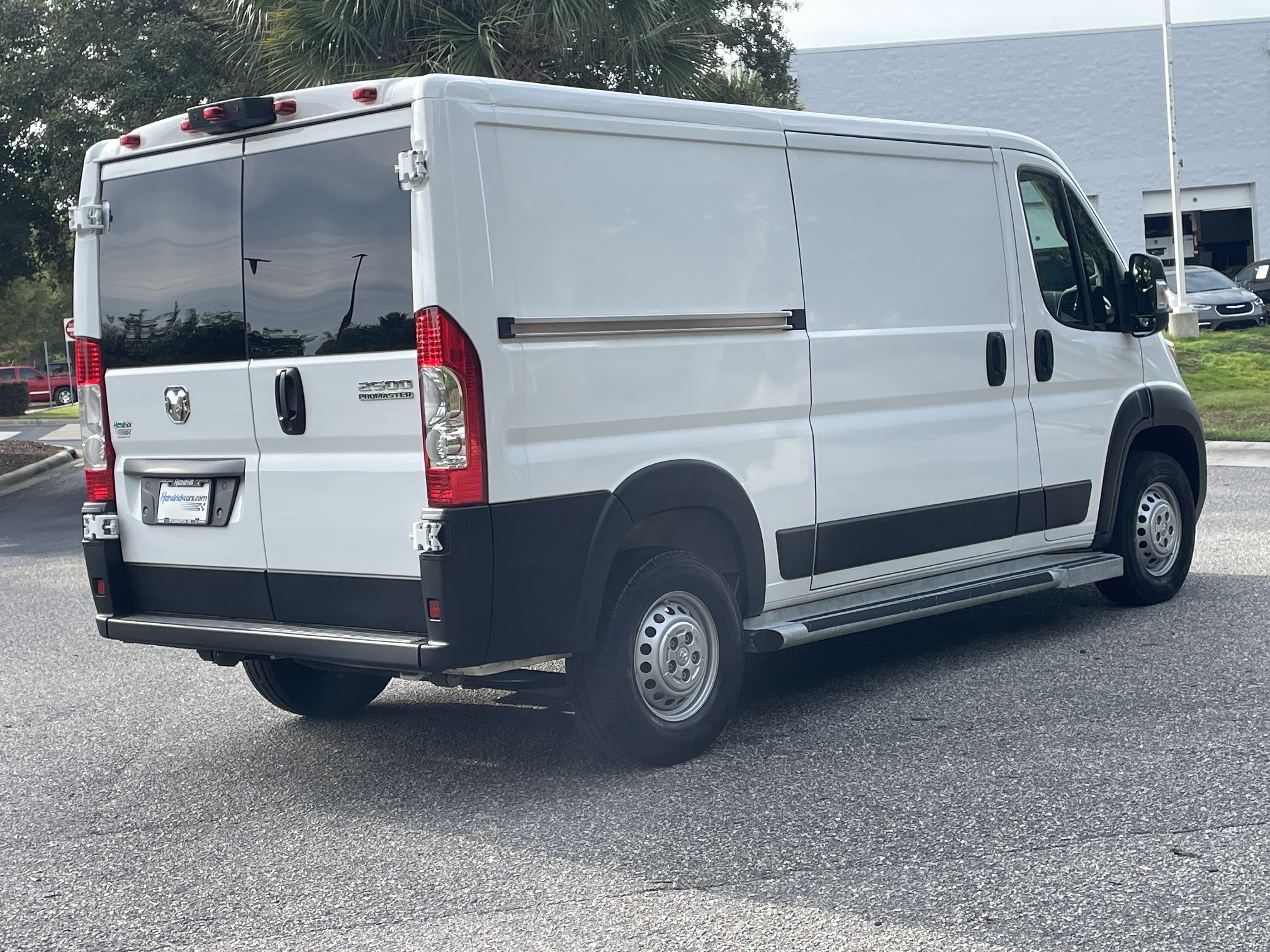 Used 2025 RAM ProMaster 2500 w/ U-Haul Equipment Group FWD image 9