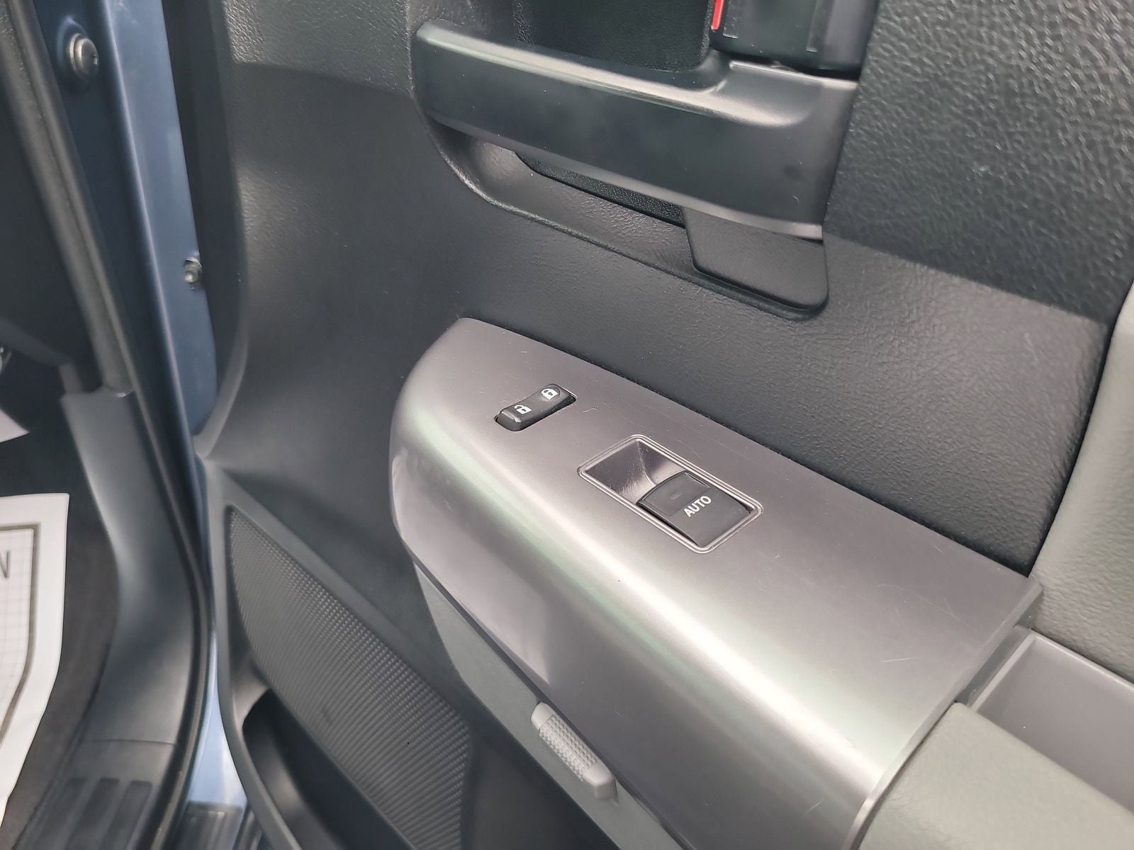 Used 2020 Toyota Sequoia SR5 w/ Carpet Mat Package (TMS) AWD/4WD image 30