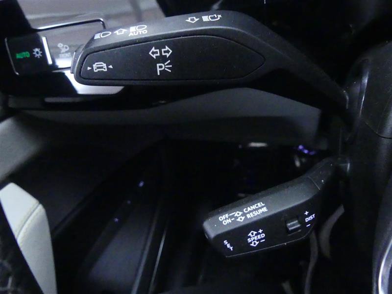 Used 2024 Audi Q8 e-tron Prestige image 23