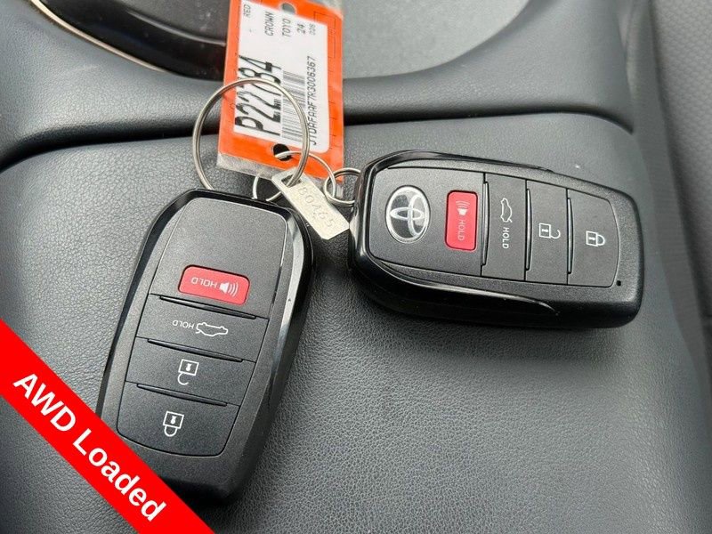 Used 2024 Toyota Crown Platinum AWD/4WD image 30