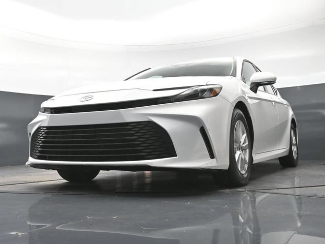Used 2025 Toyota Camry LE FWD image 21