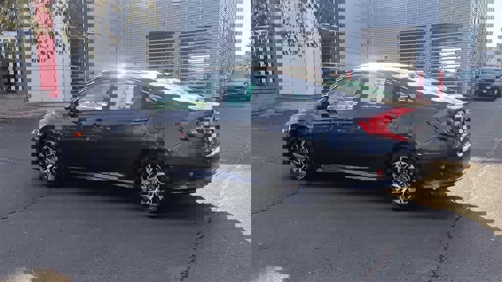 Used 2018 Honda Civic EX image 6