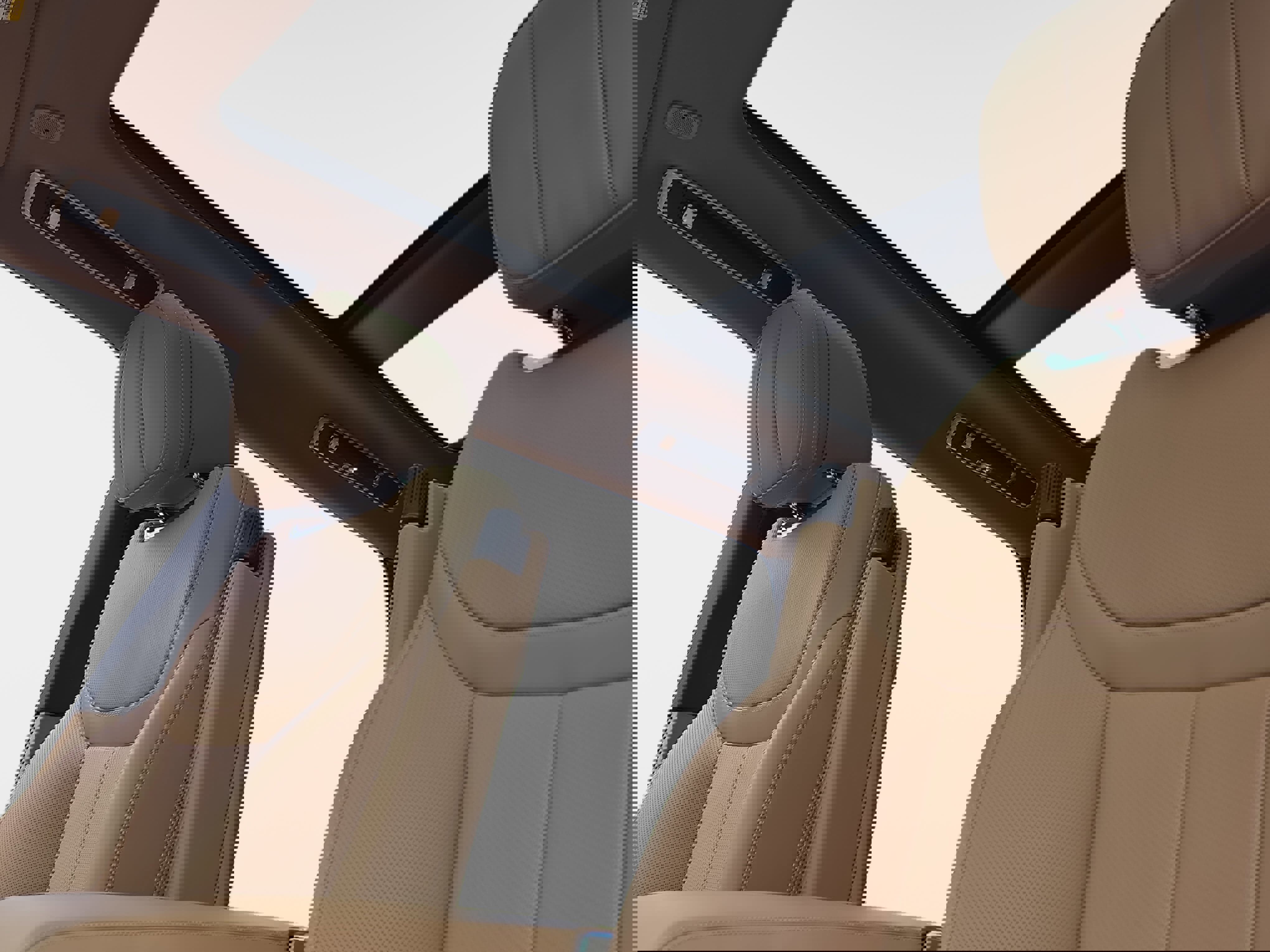 Certified 2025 Land Rover Range Rover SE image 30