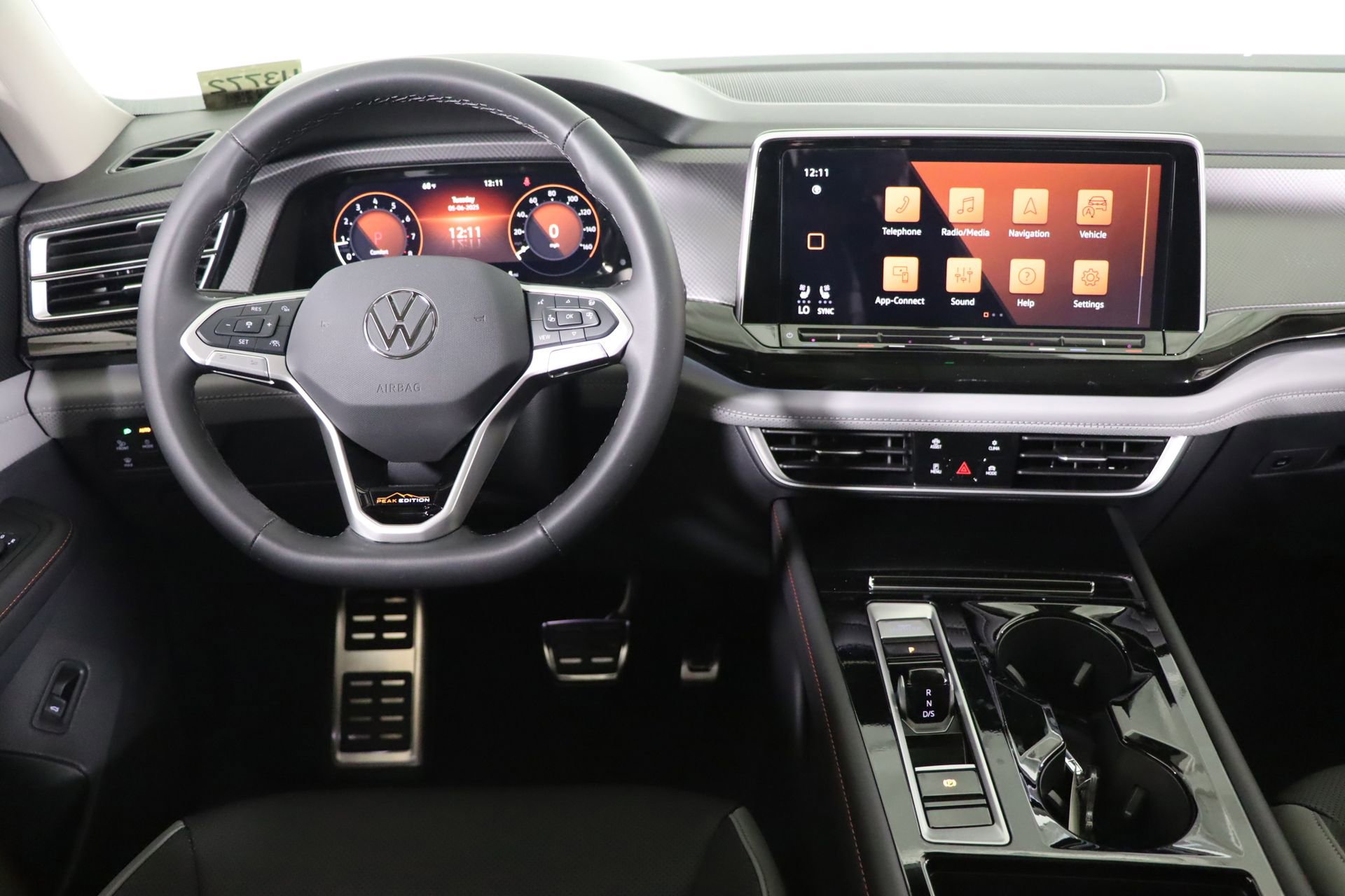 Used 2025 Volkswagen Atlas Peak Edition SE image 30