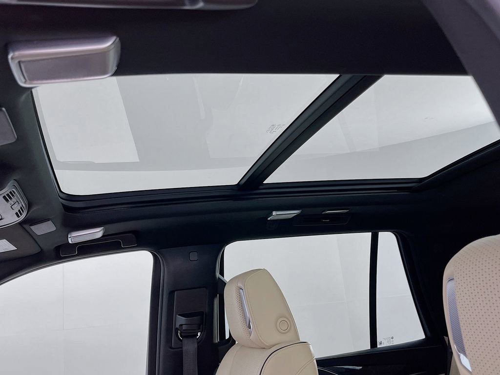 Used 2023 Cadillac Escalade Premium Luxury w/ Performance Package image 26