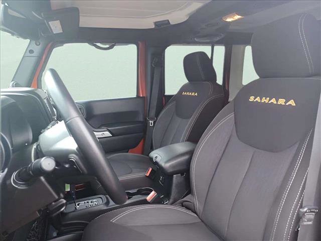 Used 2014 Jeep Wrangler Unlimited Sahara w/ Dual Top Group AWD/4WD image 11