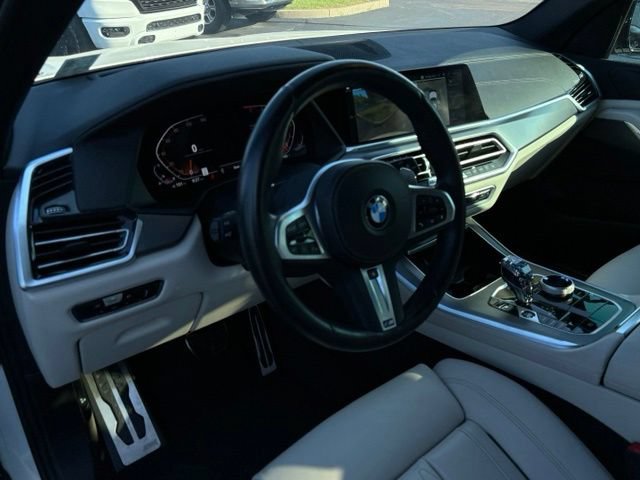 Used 2022 BMW X5 xDrive40i w/ M Sport Package AWD/4WD image 14