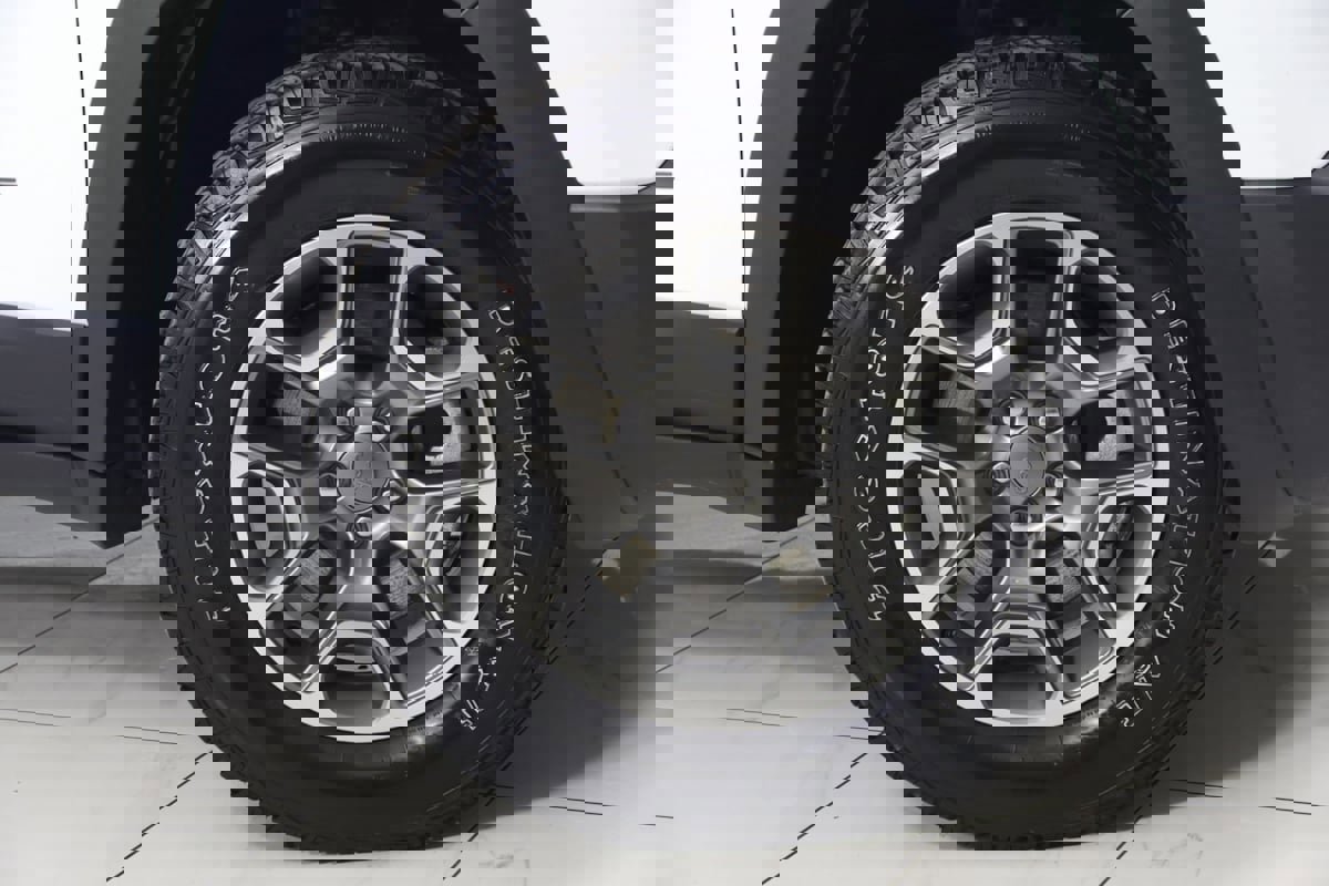 Used 2022 Jeep Cherokee Trailhawk w/ Comfort/Convenience Group image 14