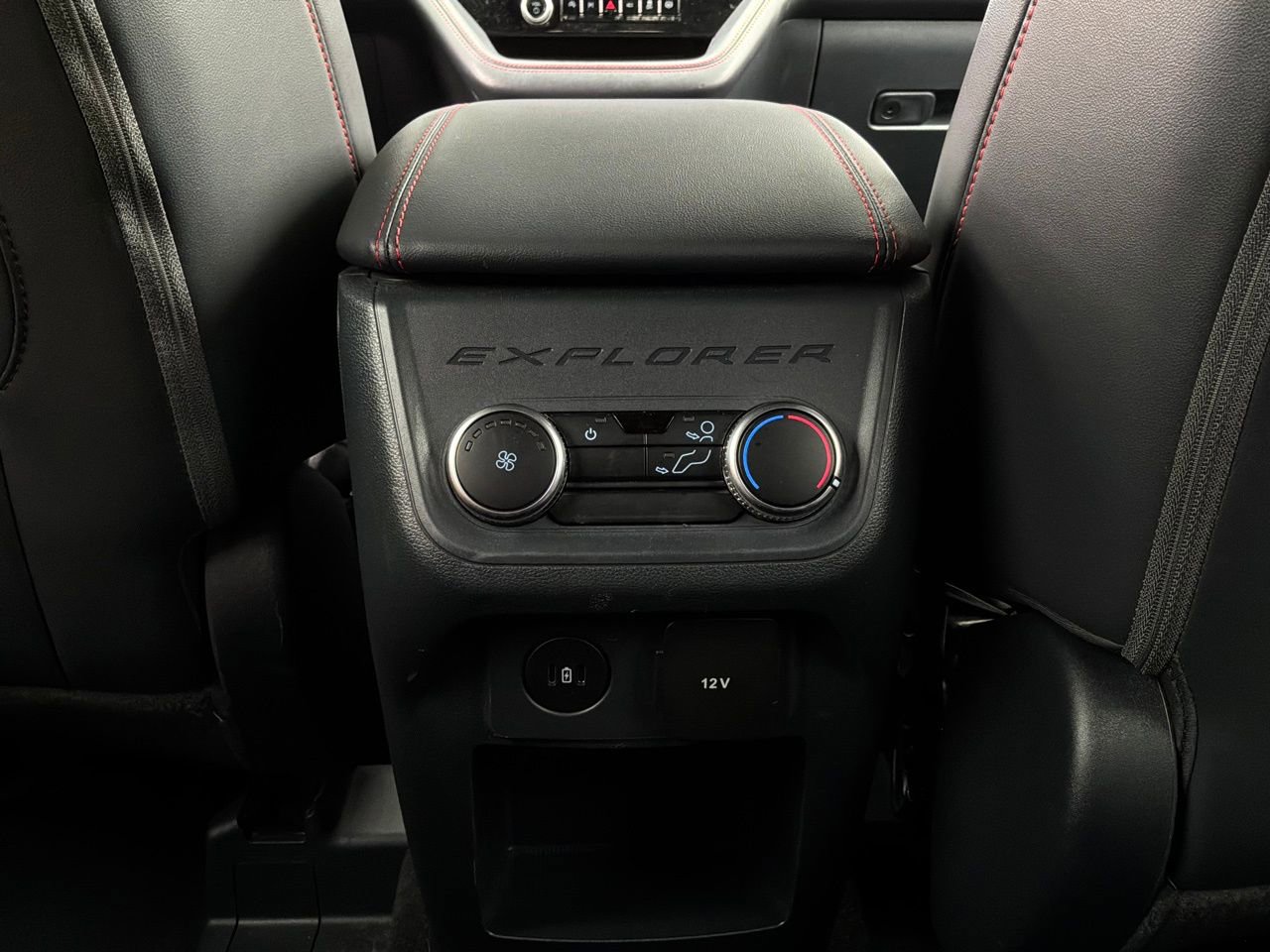 Used 2025 Ford Explorer ST-Line w/ ST-Line Street Pack AWD/4WD image 14