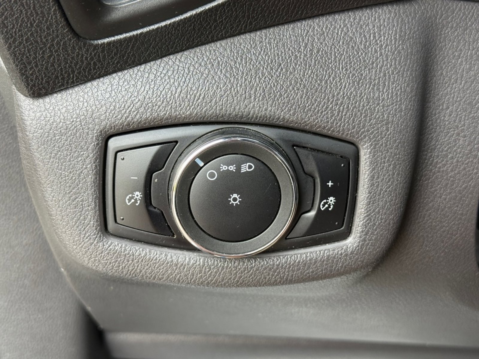 Used 2015 Ford Transit Connect XL FWD image 30