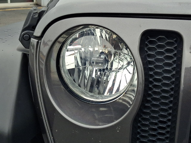 Used 2021 Jeep Wrangler Sport AWD/4WD image 9