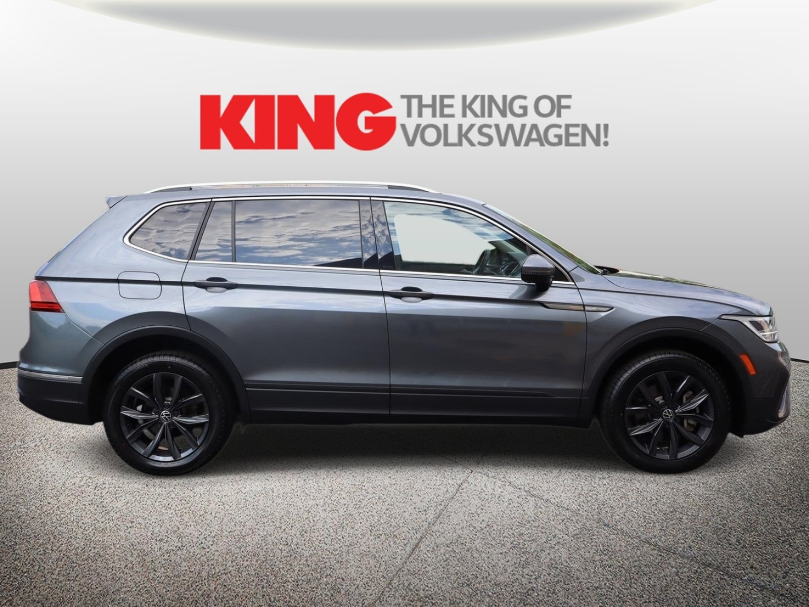 Certified 2022 Volkswagen Tiguan SE w/ Panoramic Sunroof Package AWD/4WD video 2