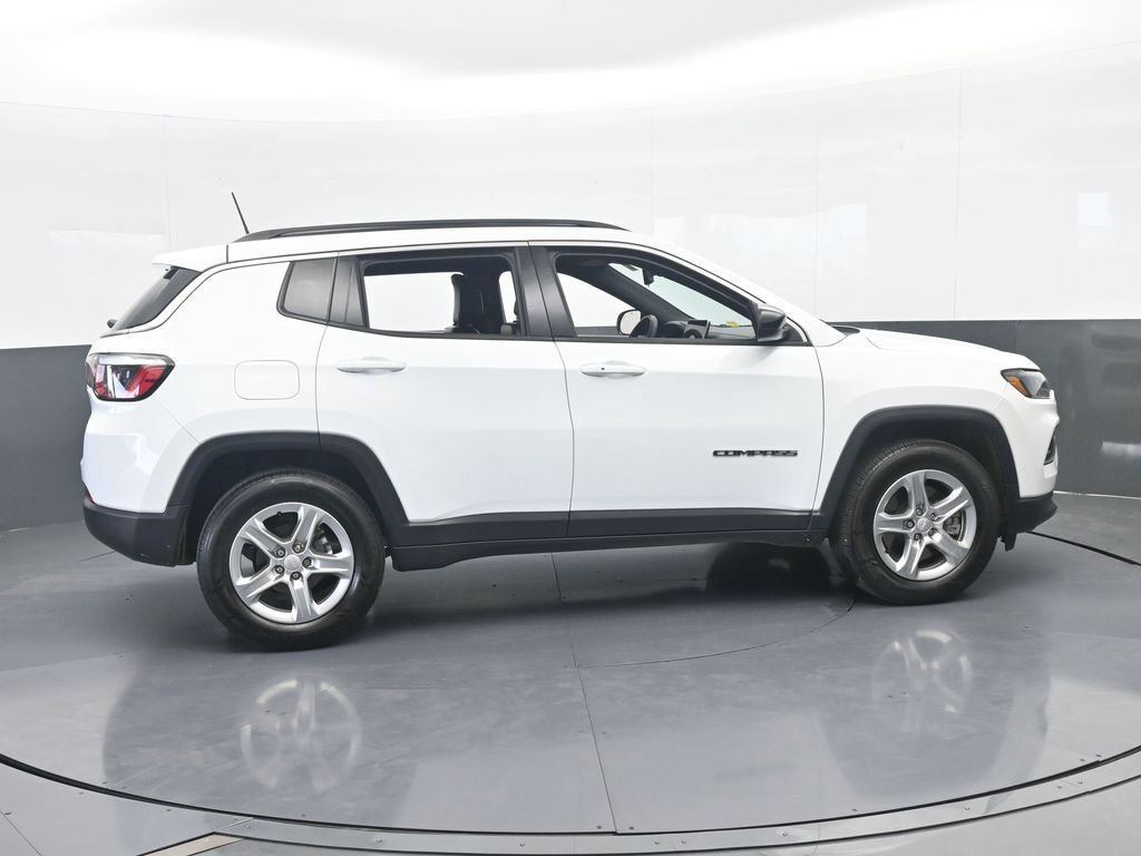 Used 2023 Jeep Compass Latitude AWD/4WD image 7