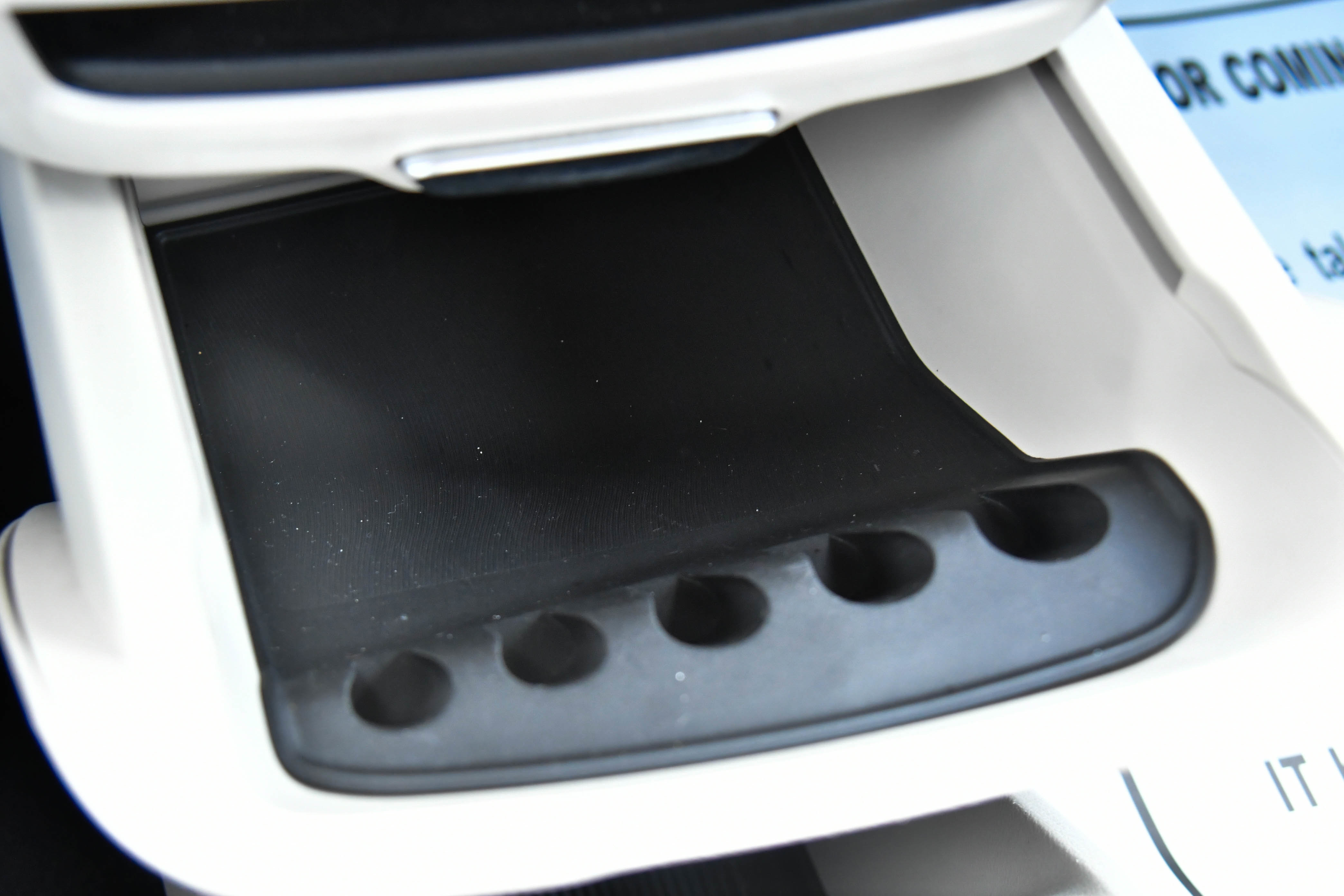 Used 2023 Chrysler Voyager LX FWD image 27