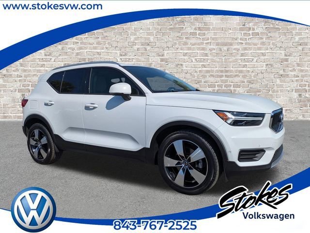 Used 2019 Volvo XC40 T5 Momentum image 1
