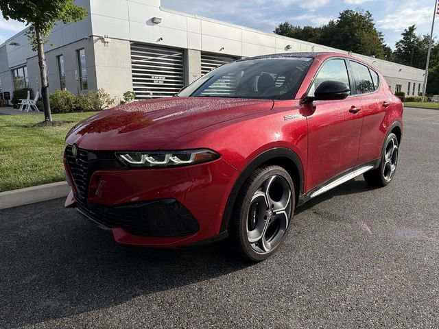 New 2026 Alfa Romeo Tonale w/ Active Assist Package AWD/4WD image 4