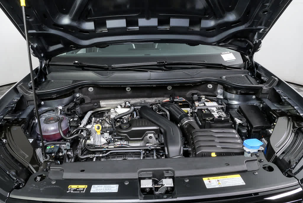 New 2026 Volkswagen Taos SE FWD image 32
