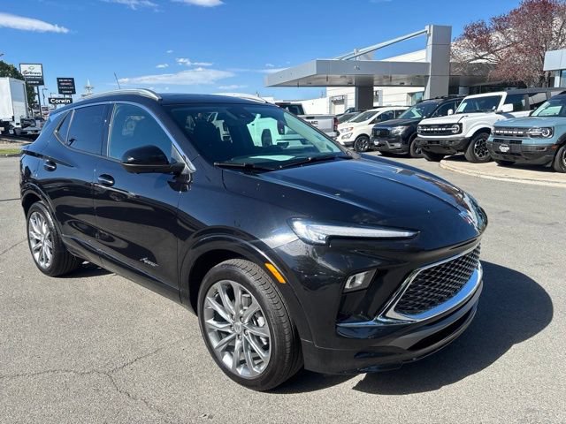 Used 2025 Buick Encore GX Avenir w/ Avenir Technology Package AWD/4WD video 3