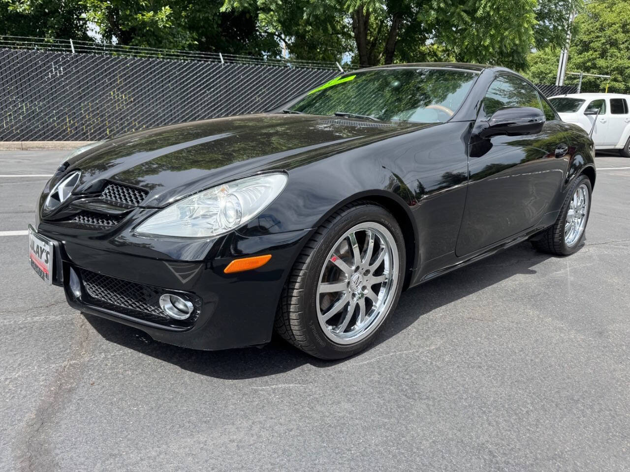 Used 2010 Mercedes-Benz SLK 300 image 4