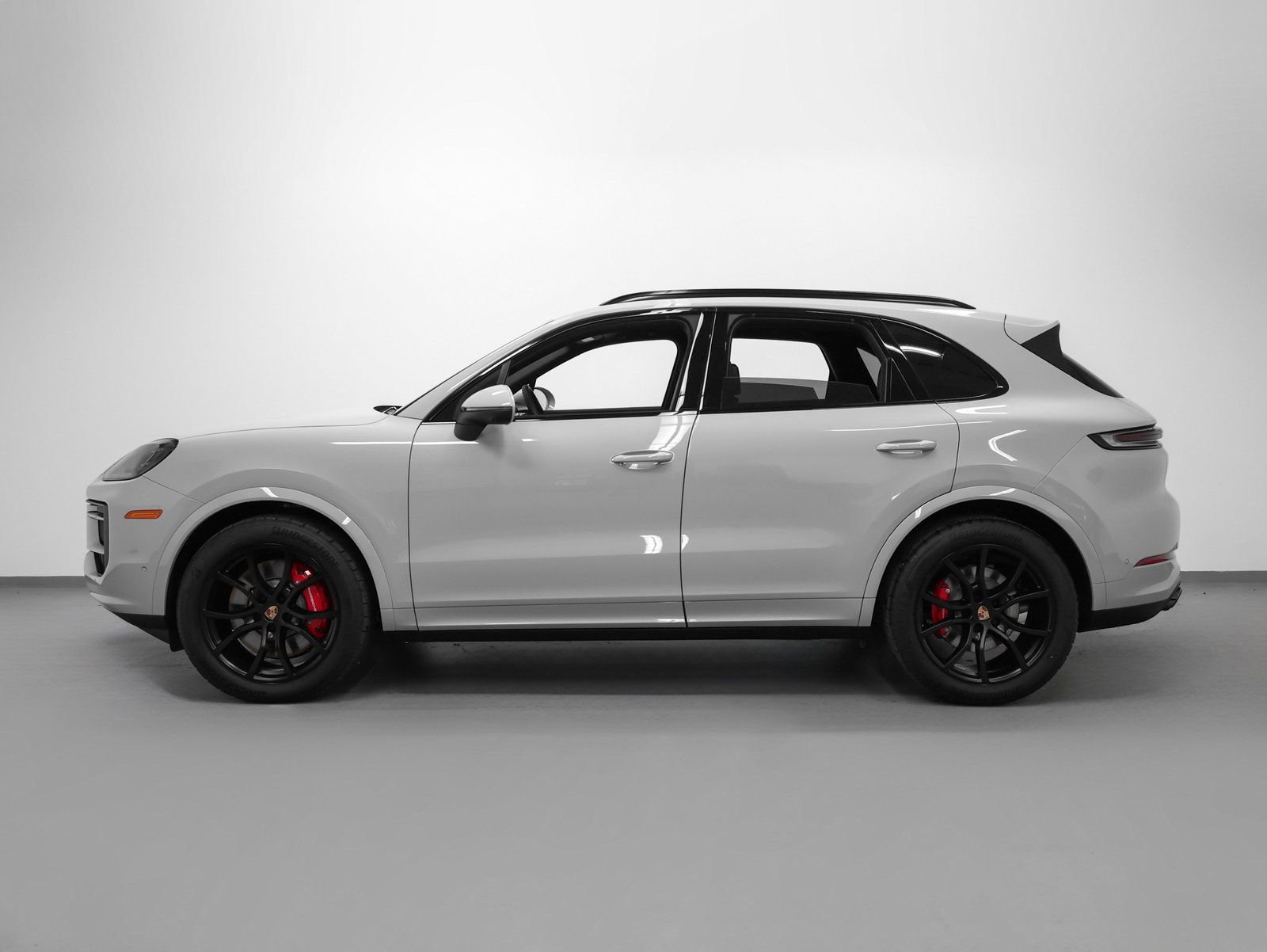 New 2026 Porsche Cayenne S image 2
