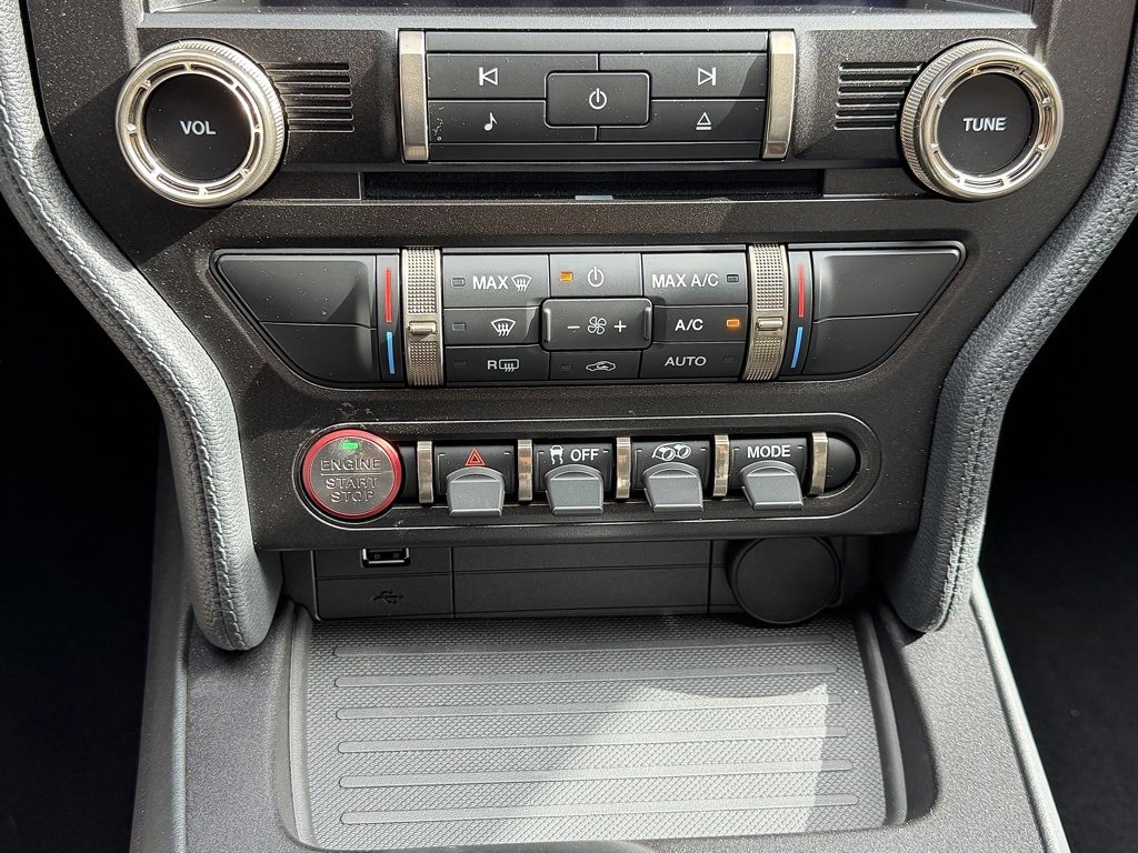 Used 2021 Ford Mustang Shelby GT500 w/ Technology Package image 15