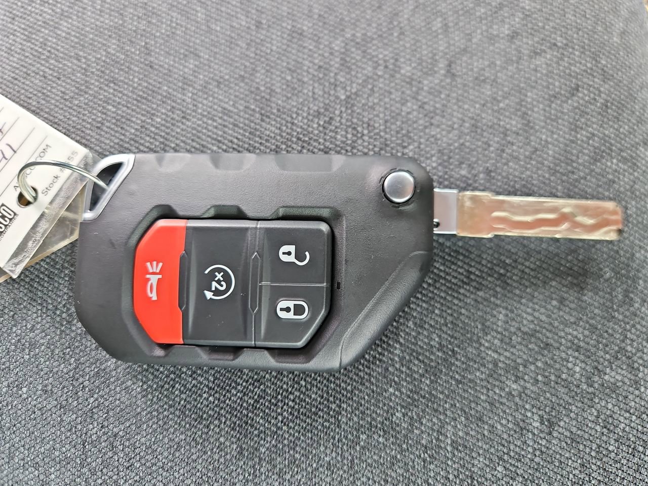 New 2025 Jeep Gladiator Sport image 31