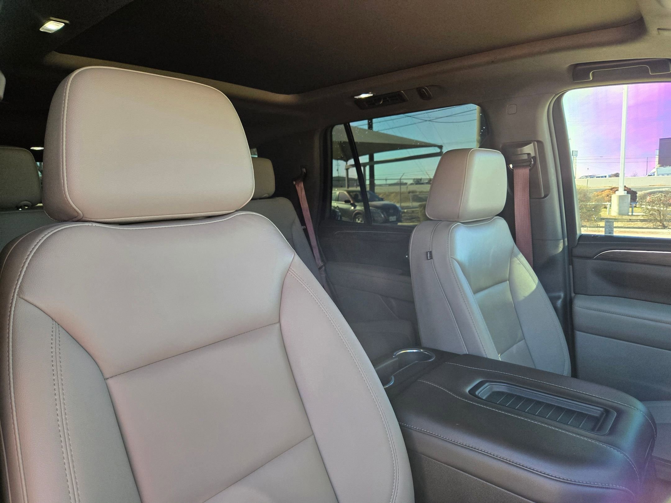 Used 2022 Chevrolet Tahoe Z71 w/ Z71 Off-Road Package image 32