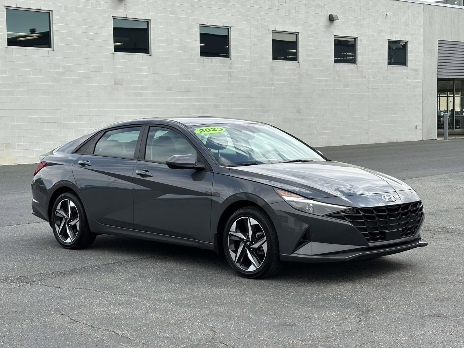 Used 2023 Hyundai Elantra SEL w/ Convenience Package FWD image 7