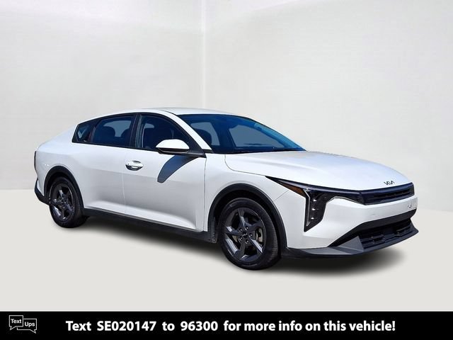Certified 2025 Kia K4 FWD image 1