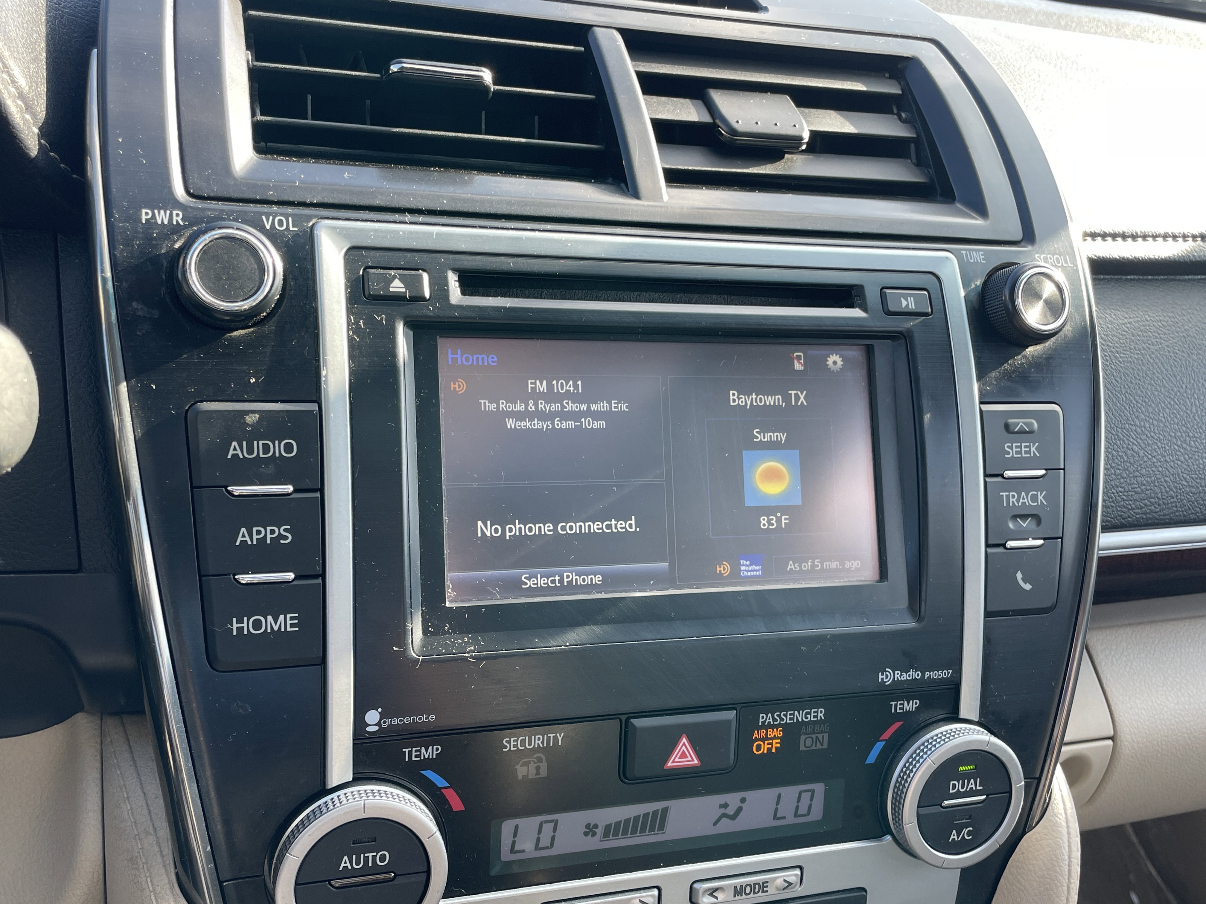 Used 2014 Toyota Camry XLE image 23