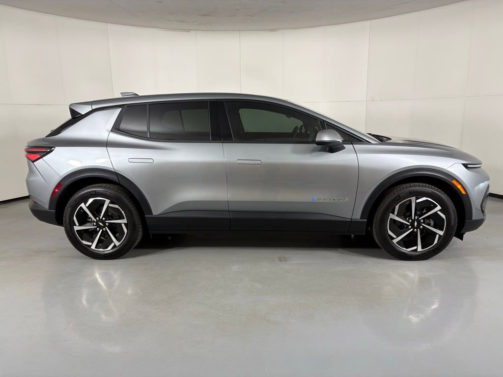 Used 2026 Chevrolet Equinox EV LT image 11
