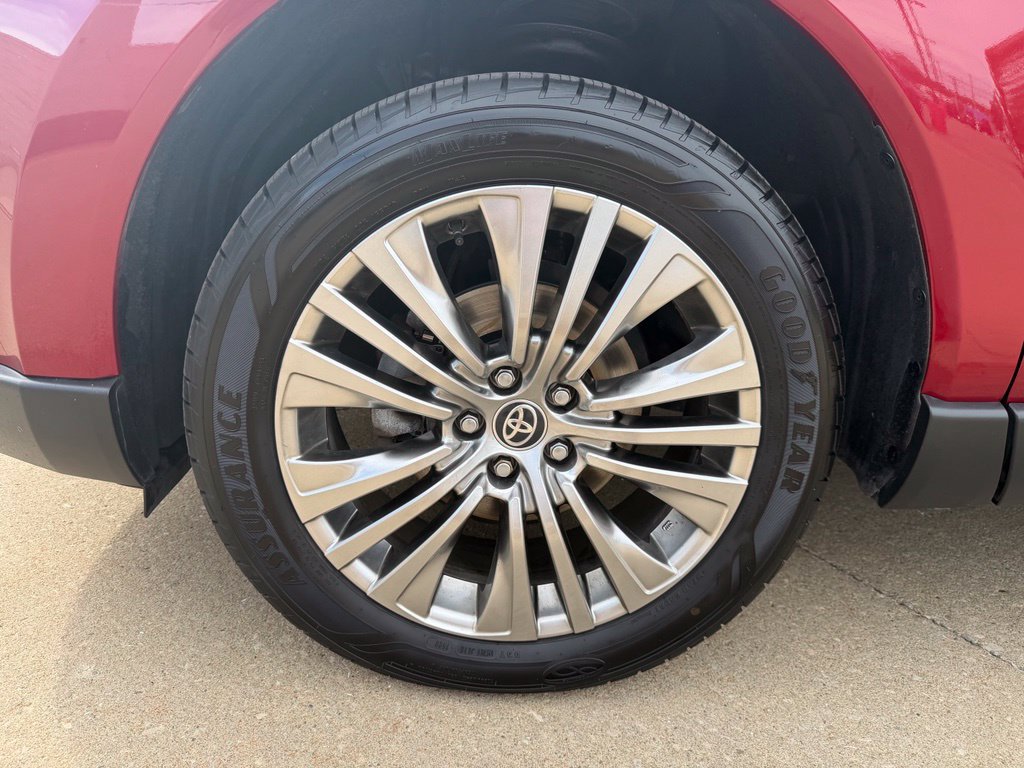 Certified 2023 Toyota Venza Limited AWD/4WD image 43