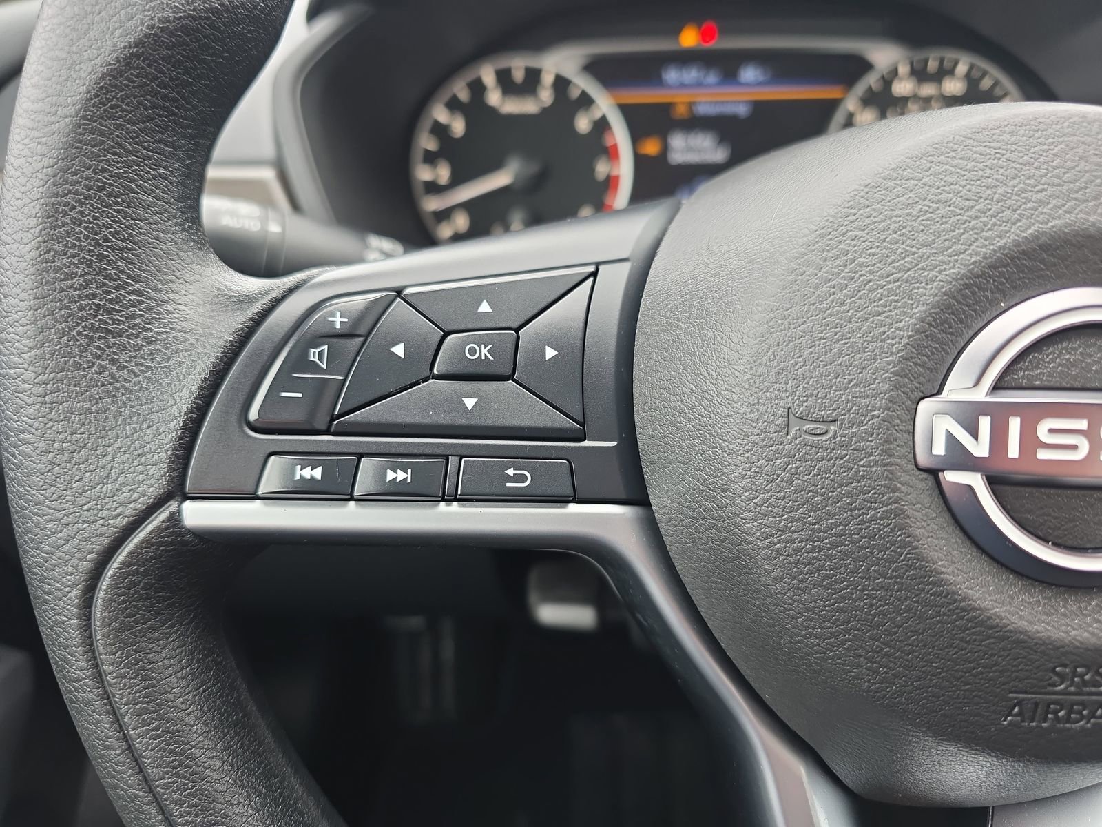 Used 2025 Nissan Altima 2.5 SV image 16