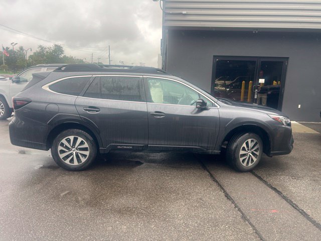 Used 2024 Subaru Outback Premium AWD/4WD image 2