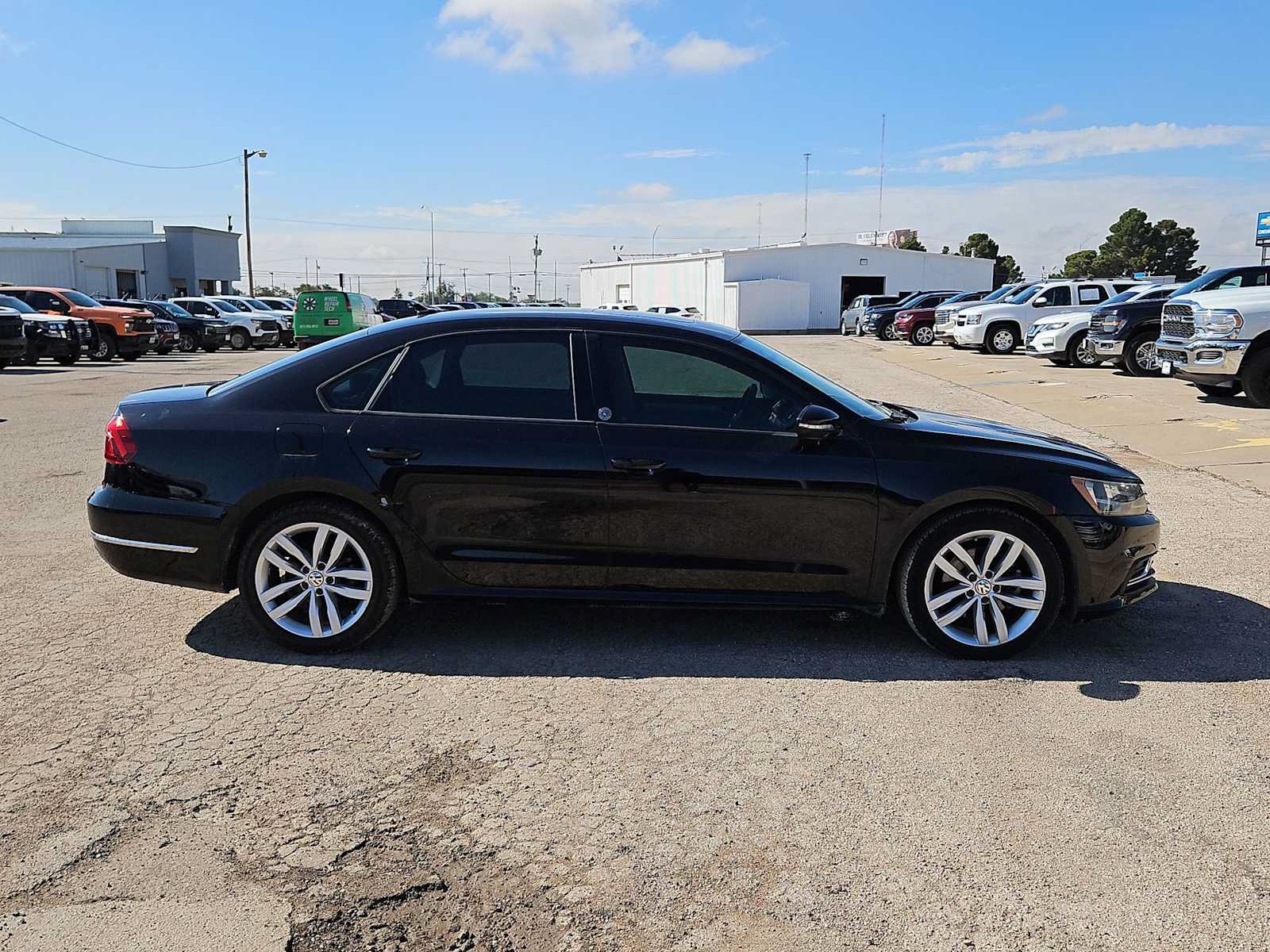 Used 2019 Volkswagen Passat 2.0T Wolfsburg FWD image 9